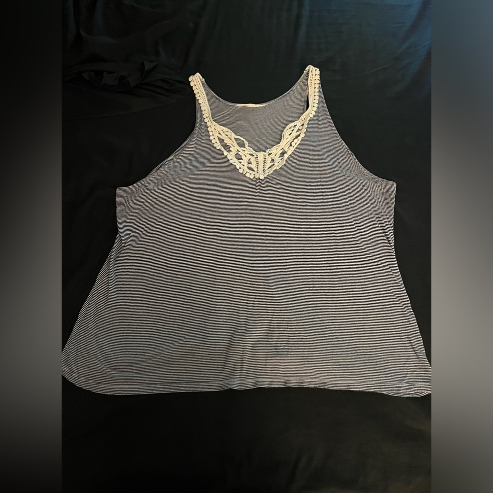 Women’s Old Navy navy blue and cream striped tank with crochet chest in size xxl